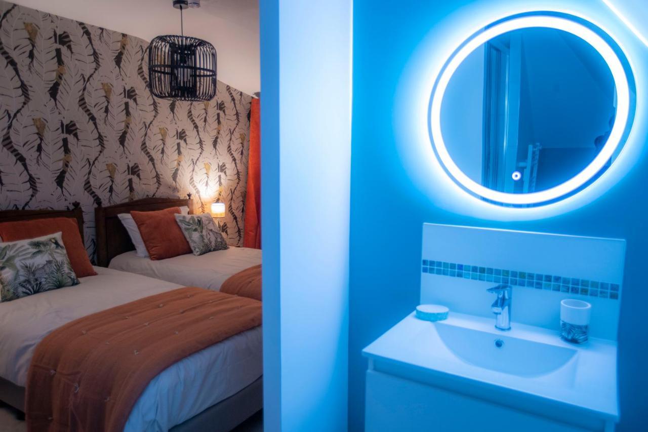 Chambre Jungle Dans Maison D'Hote "Le Petit Clouet"- Рошкорбон Екстер'єр фото