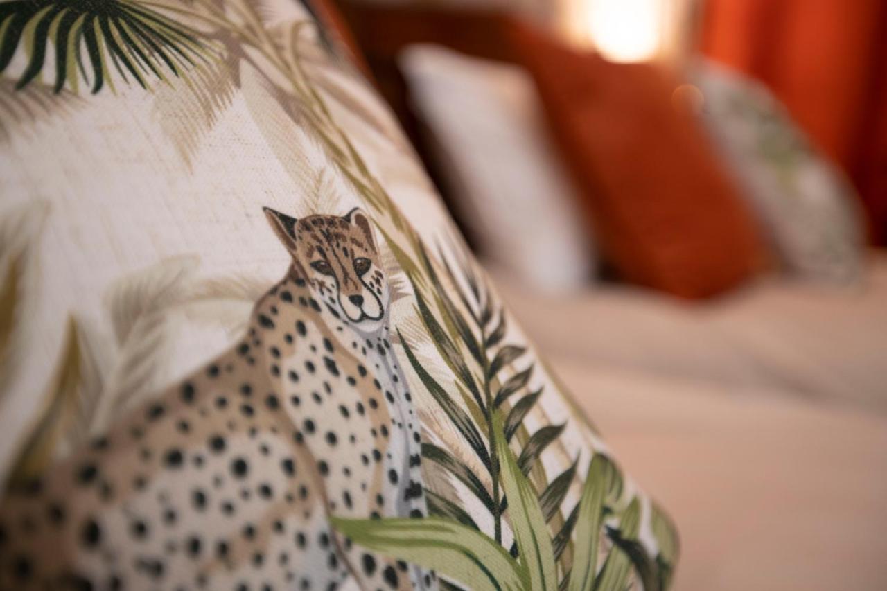 Chambre Jungle Dans Maison D'Hote "Le Petit Clouet"- Рошкорбон Екстер'єр фото